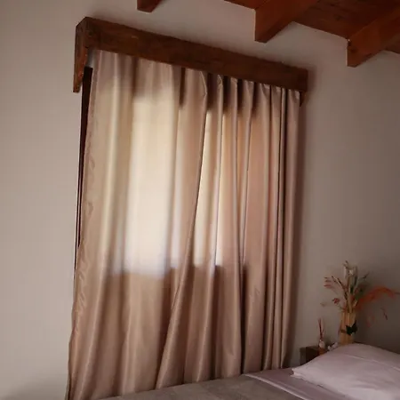 Bujtina Anlu ゲストハウス